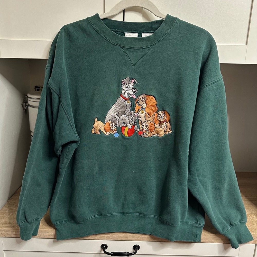 Disney Store Sweatshirt Adult Small Green Lady and the Tramp Vintage Embroidered